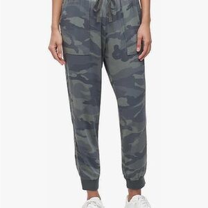 Splendid Gray Camouflage Joggers